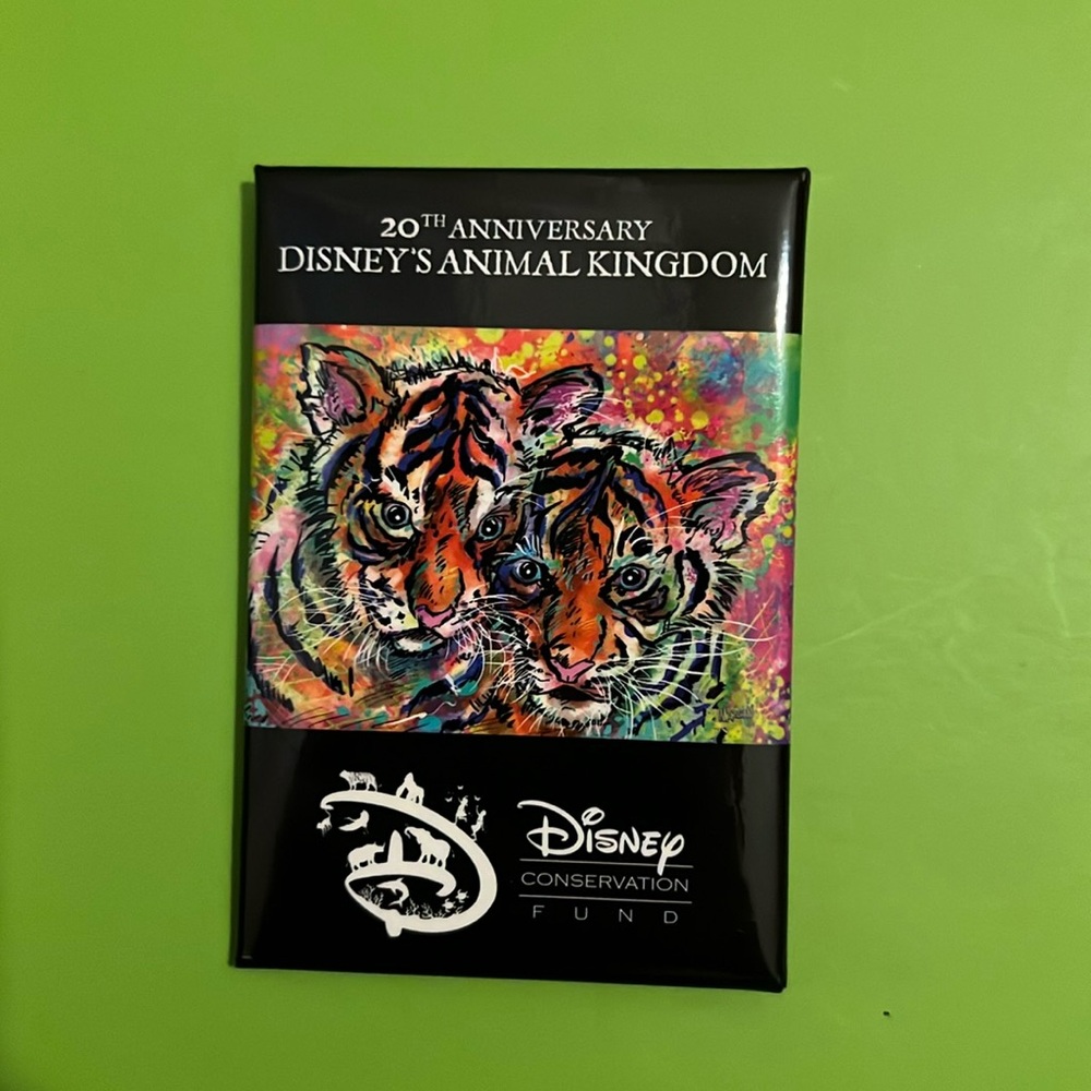 Disney animal kingdom 20th anniversary button pin